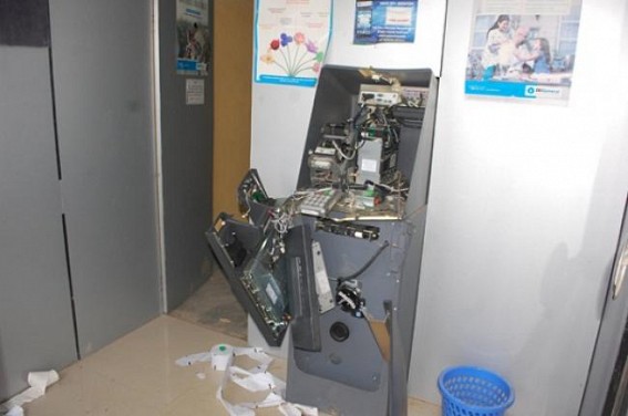 Miscreant breaks guardless SBI ATM machine, fails to loot cash Miscreant breaks guardless SBI ATM machine, fails to loot cash